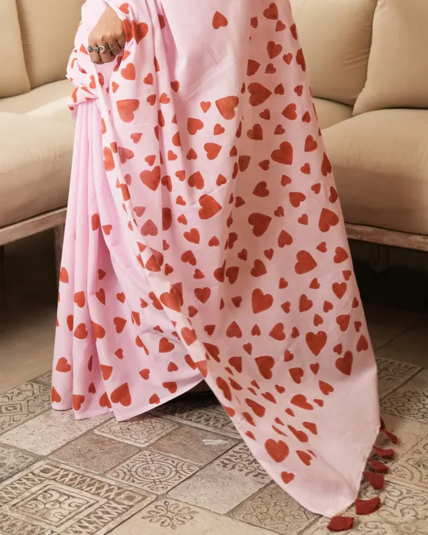 Pink_Cotton_Sweetheart_H_Block_Printed_Mul_Saree_With_Tassels_For_Women